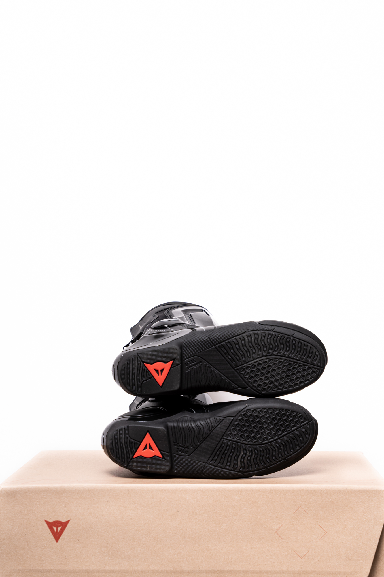Dainese Axial 2 versenycsizma