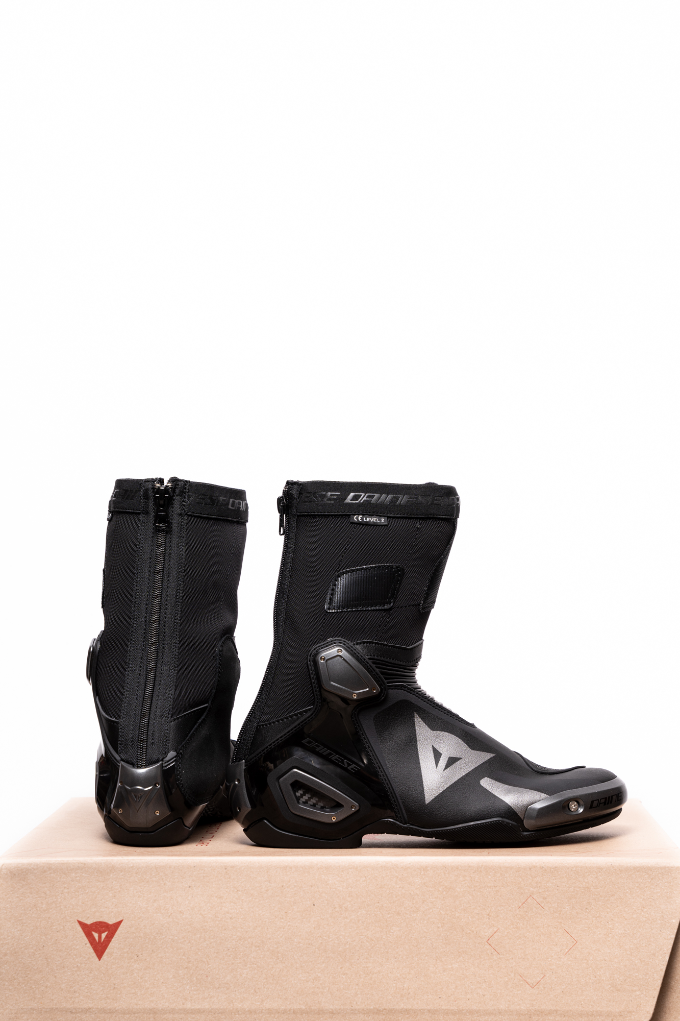 Dainese Axial 2 versenycsizma